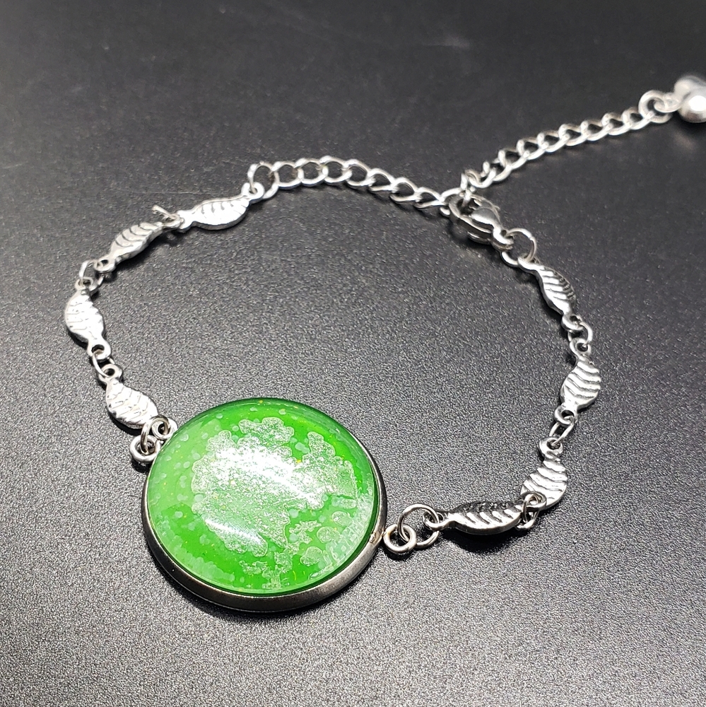 Leaf Benzel Green Bracelet